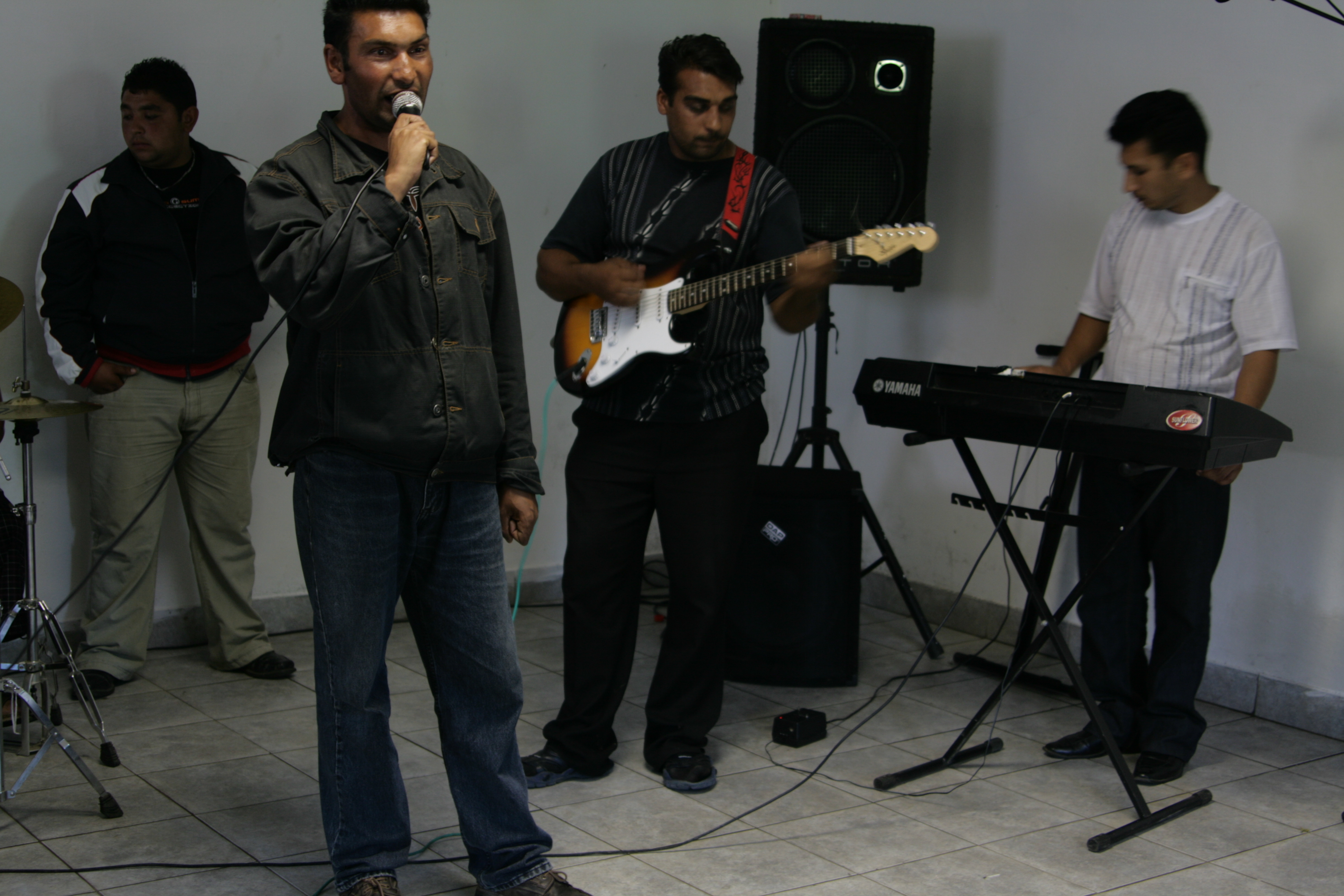 Andalo svetos khere aviľom